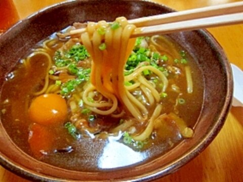 老舗の味？　本格仕込みのつゆで「カレーうどん」